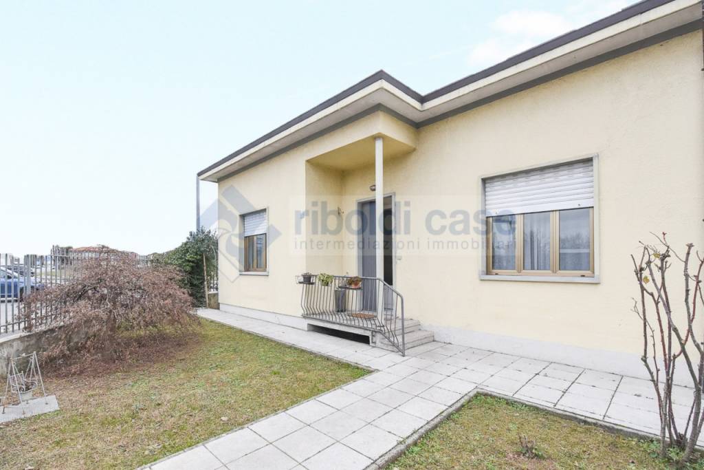 Villa in vendita a Seregno via colzani