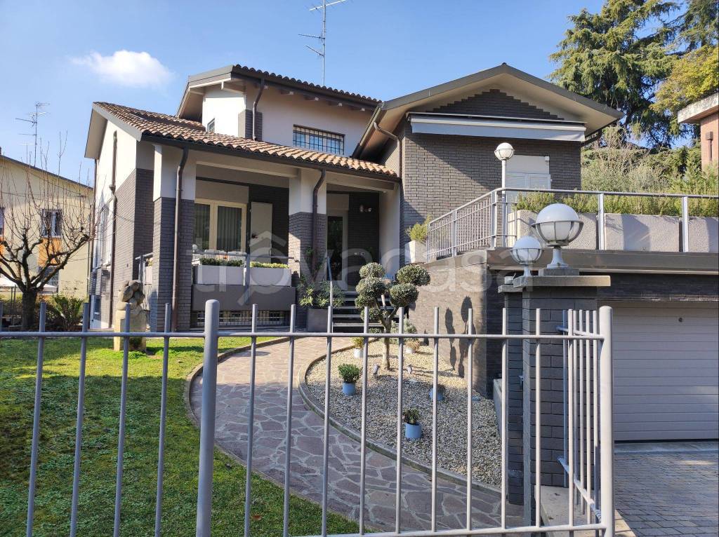 Villa in in vendita da privato a Reggio nell'Emilia via Bernardino Telesio, 23