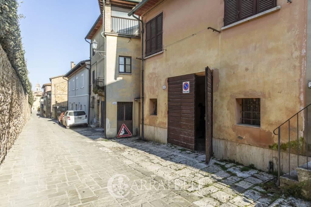 Appartamento in vendita a San Quirico d'Orcia via Dante Alighieri