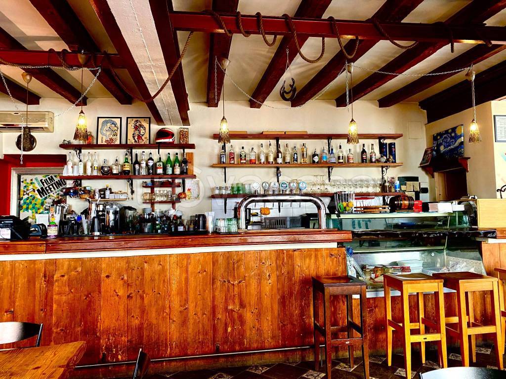 Bar in in vendita da privato a Bergamo via Borgo Santa Caterina, 1