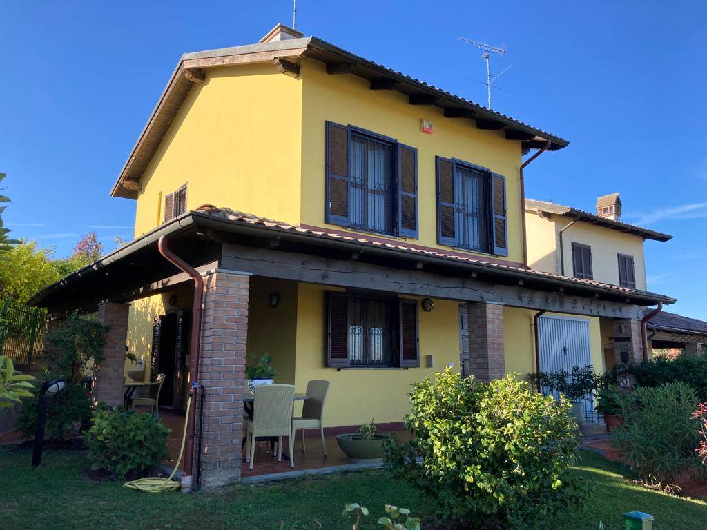 Villa in vendita a Sala Monferrato via Cellamonte
