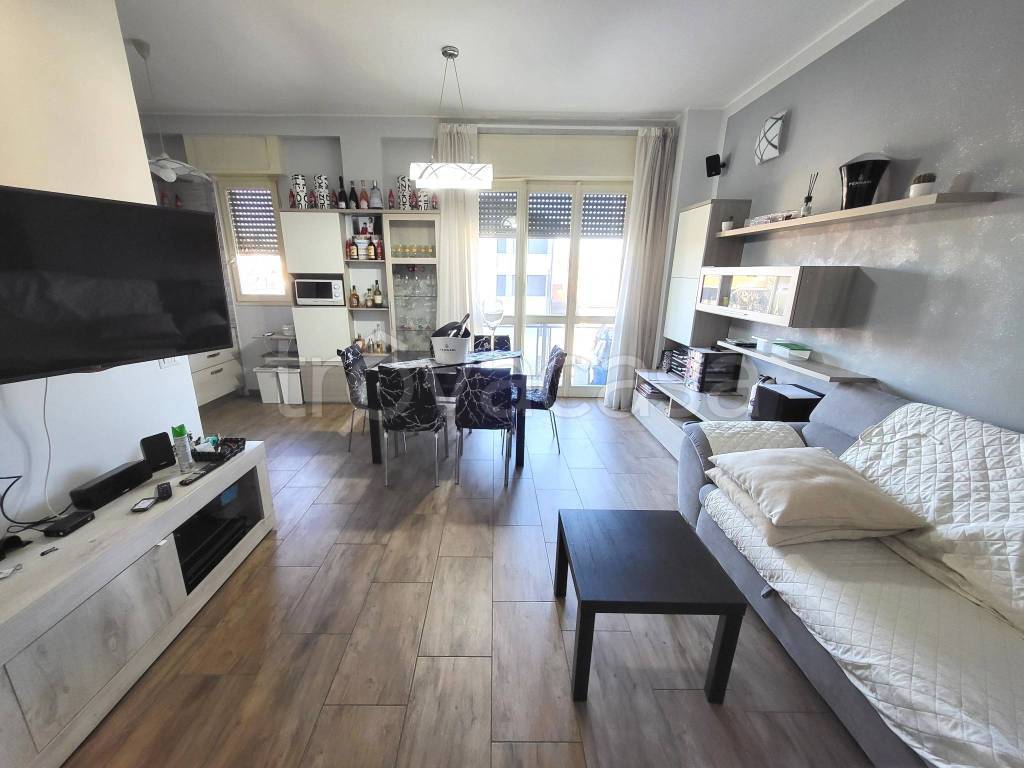 Appartamento in vendita a Giussano via Giuseppe Garibaldi