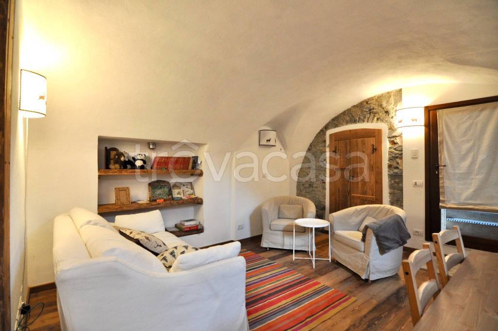 Appartamento in vendita a Cesana Torinese frazione San Sicario, 26