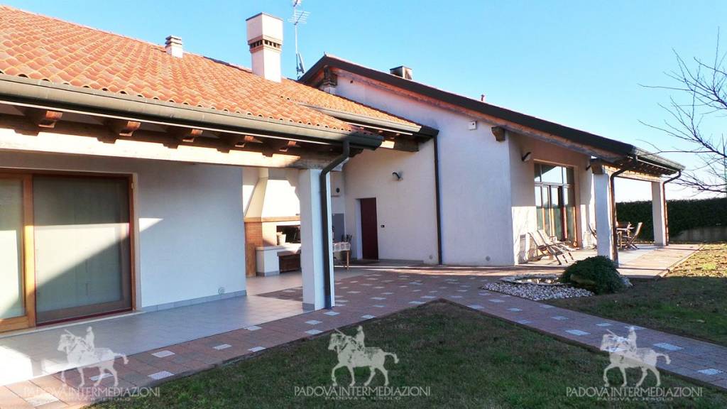 Villa Bifamiliare in vendita a Jesolo via Fornera