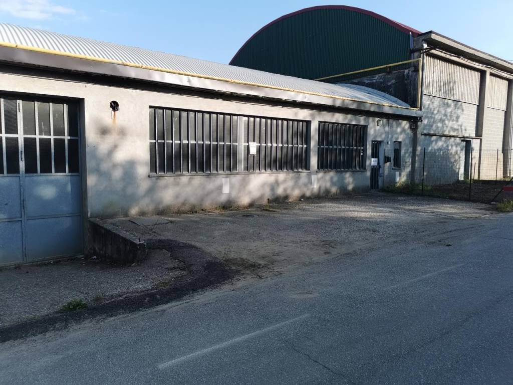 Capannone Industriale in vendita a Terruggia via Cravetta, 1