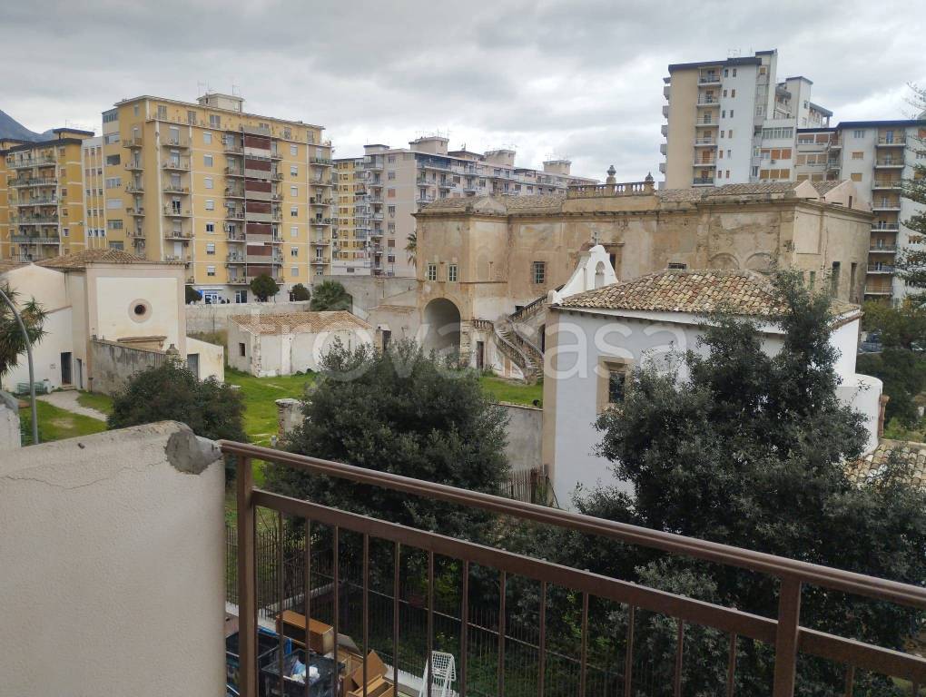 Appartamento in vendita a Palermo via Francesco Speciale