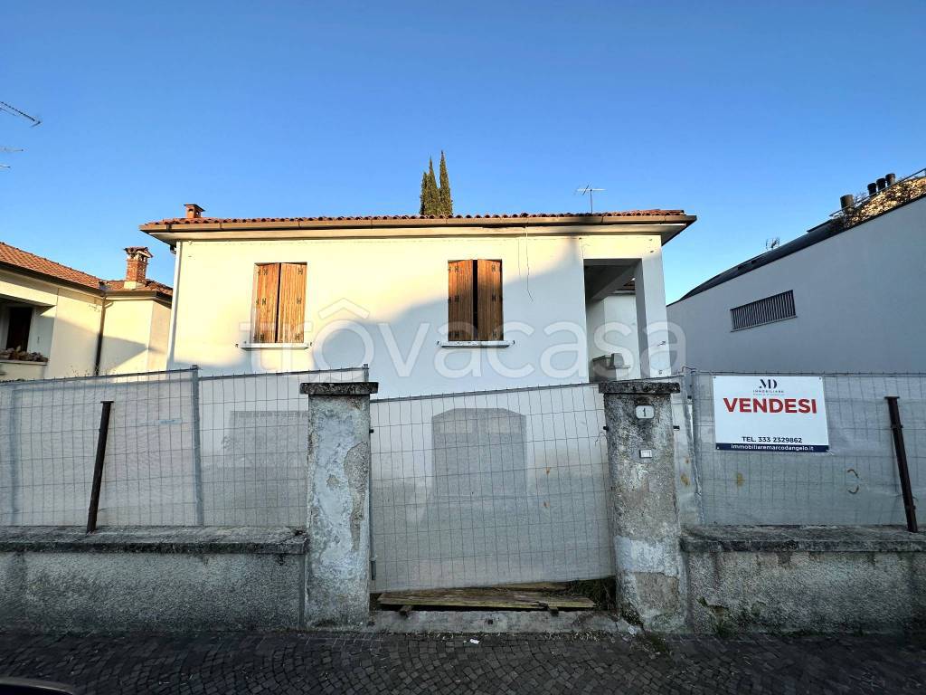 Villa in vendita a Udine via Marco d'Aviano, 1