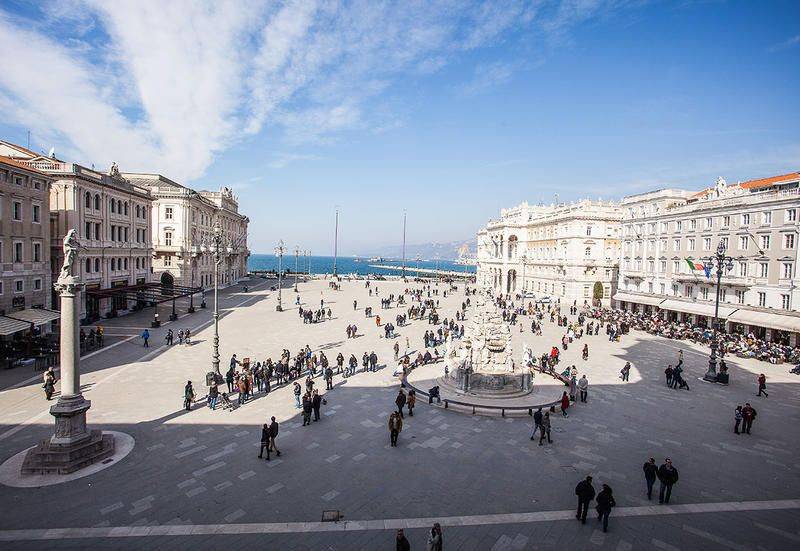 Intero Stabile in vendita a Trieste