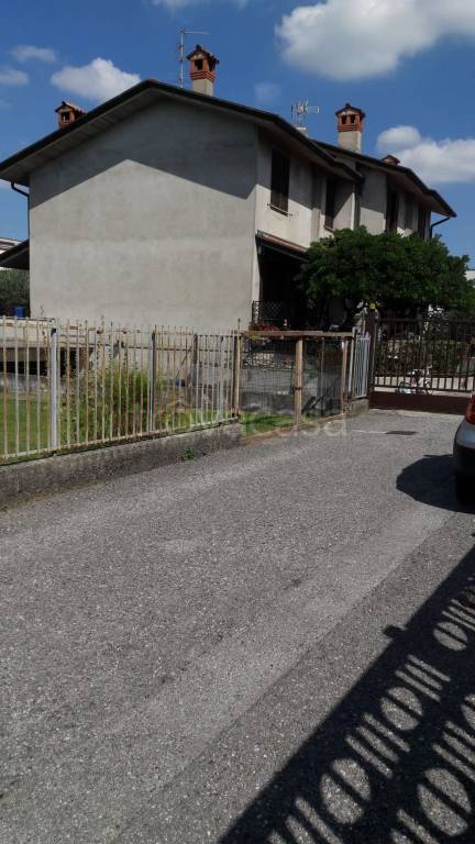 Casa Indipendente in in vendita da privato a Mariano Comense via Sant'Antonio da Padova, 60