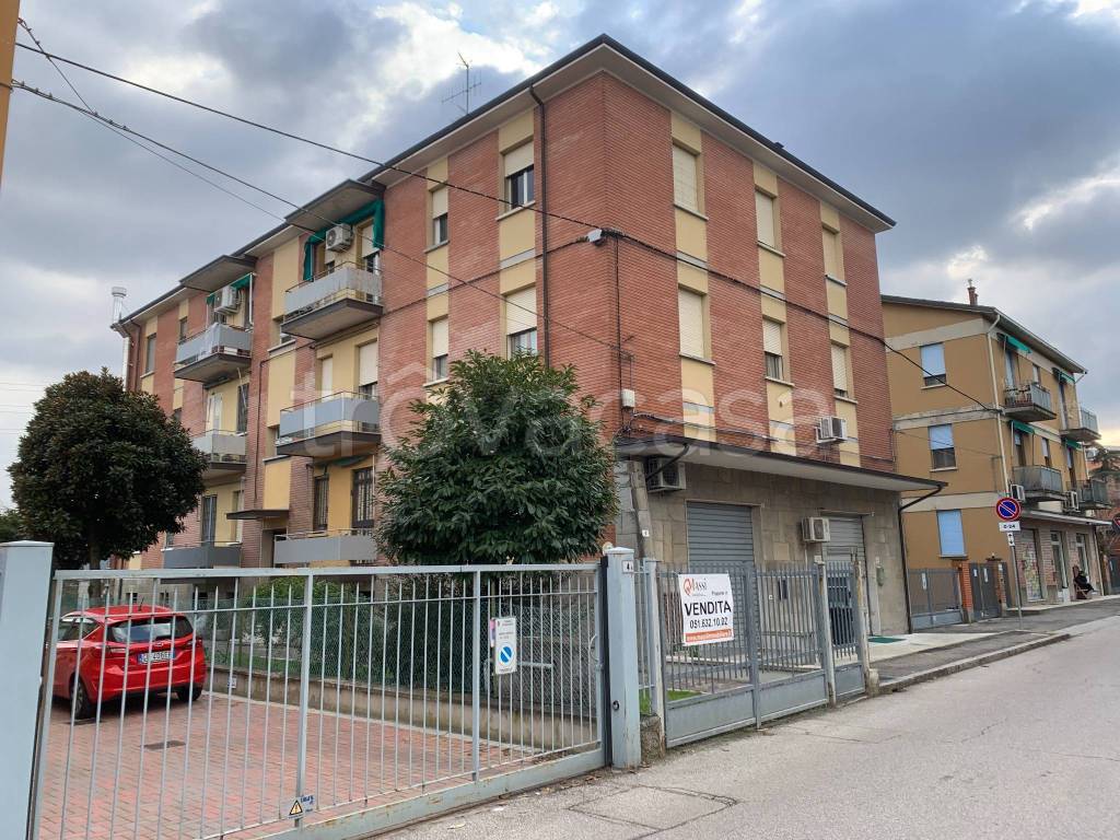 Appartamento in vendita a Bologna via di Bertalia, 4