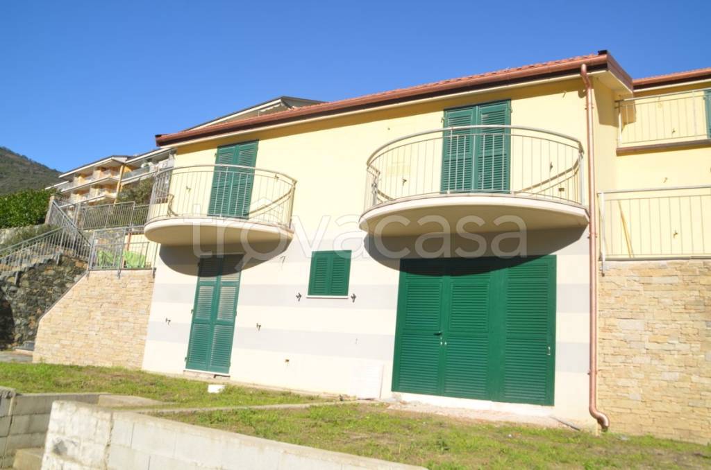 Casa Indipendente in vendita a Deiva Marina via Battaglione Zinara