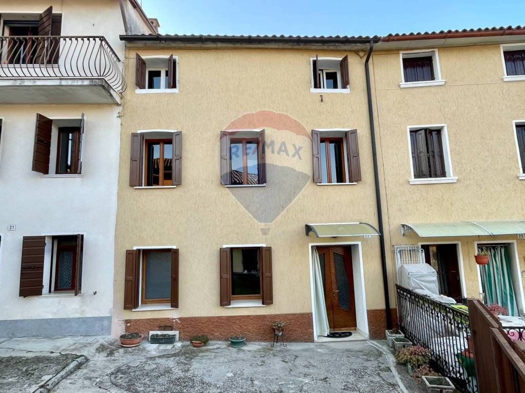 Appartamento in vendita ad Alano di Piave via Agostino Tessaro, 23