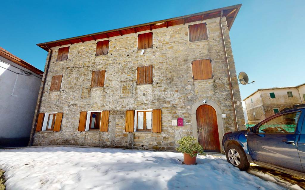 Appartamento in vendita ad Alto Reno Terme via Guglielmo Marconi, Granaglione 141