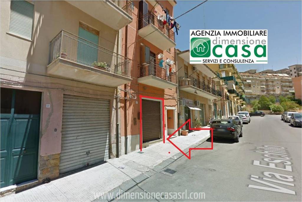 Magazzino in vendita a San Cataldo via Eschilo, 21