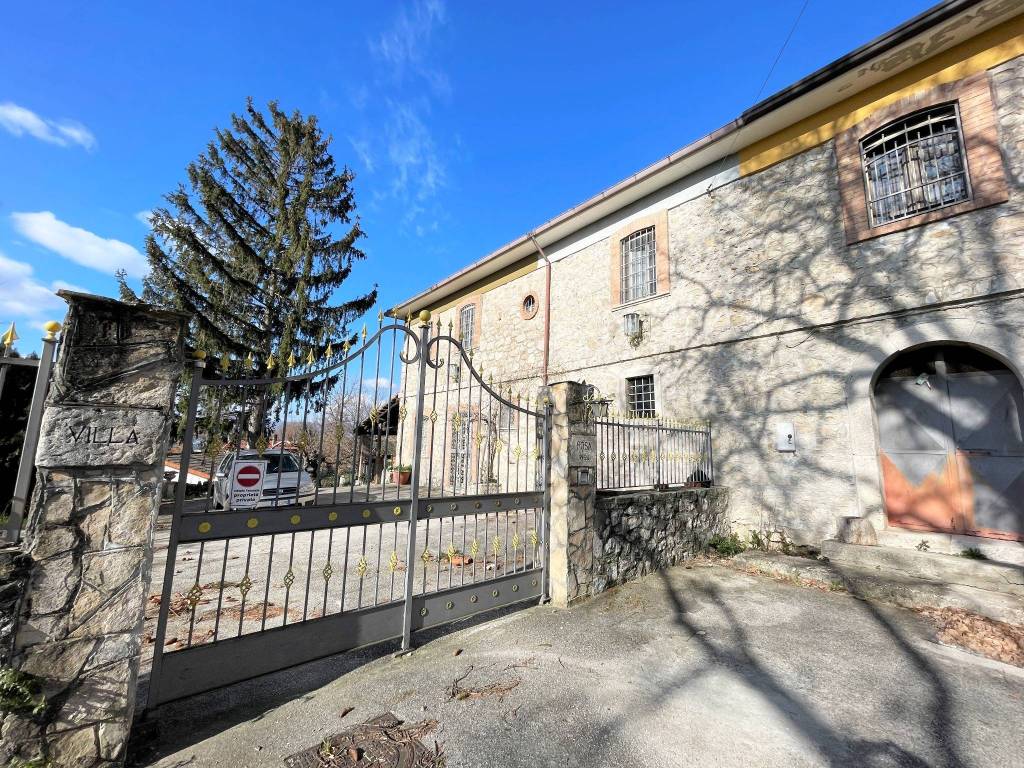Villa Bifamiliare in vendita a San Potito Ultra contrada Ischiti