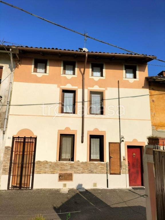 Villa in in vendita da privato a Palazzolo Vercellese via Roma, 33