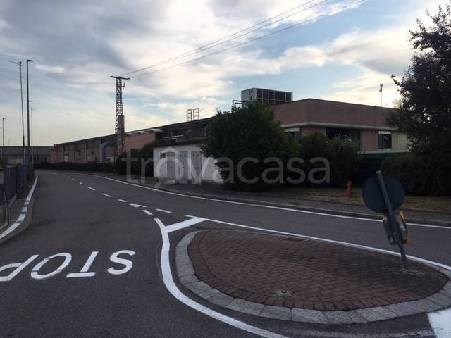Capannone Industriale in vendita a Palazzolo sull'Oglio via Miola, 10