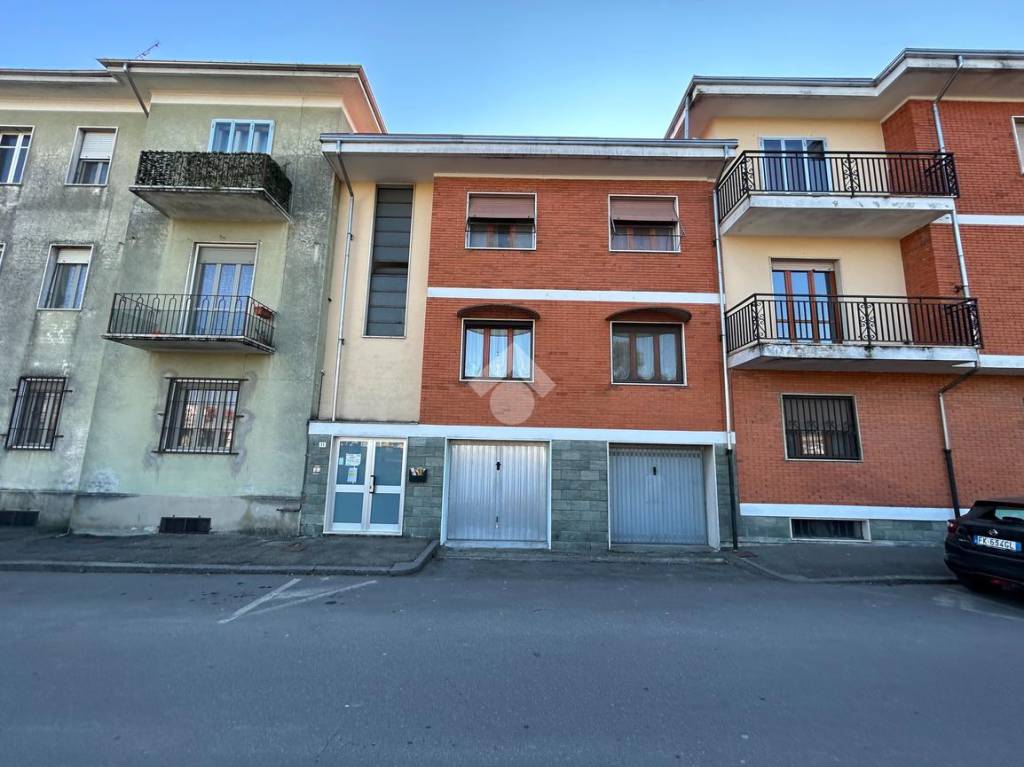 Appartamento in vendita a Santhià via Dante Alighieri, 11