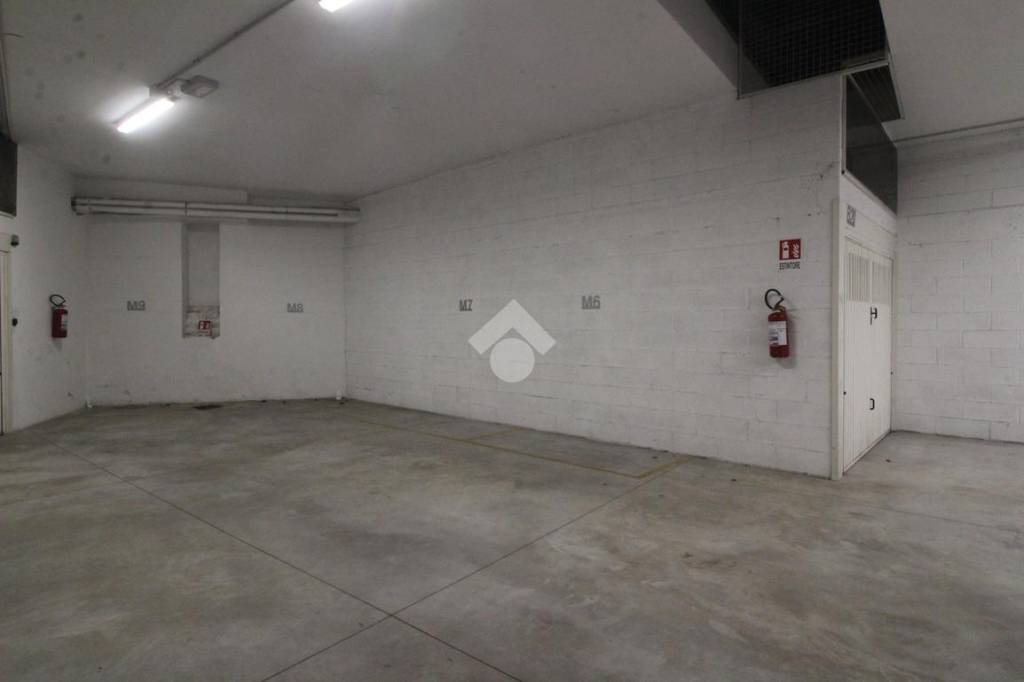 Garage in affitto a Pescara via del bagno borbonico, 8