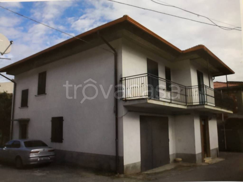 Villa Bifamiliare in in vendita da privato a Caccuri via Trento