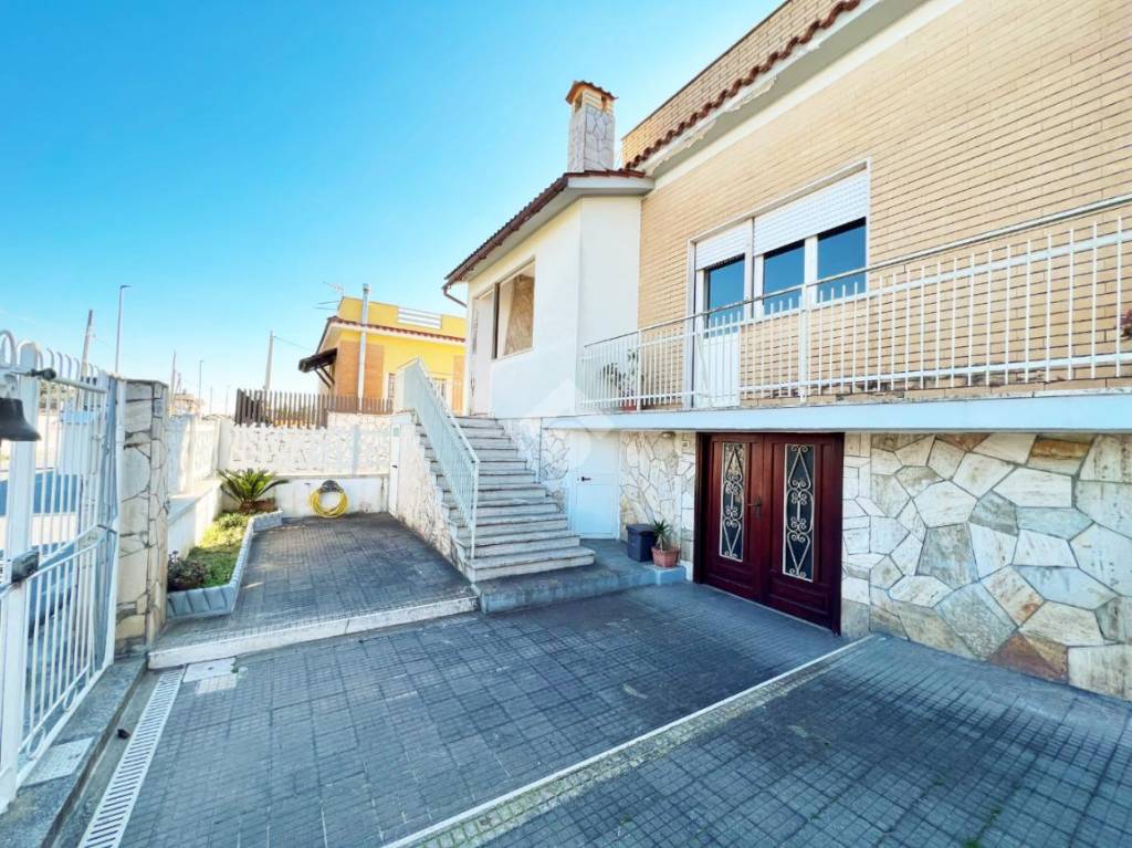 Villa in vendita a Nettuno via Pocacqua, 79