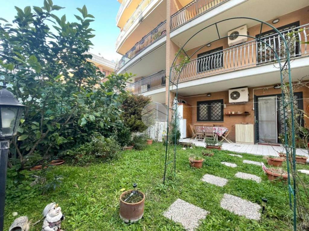 Appartamento in vendita a Roma largo Luigi Francescon