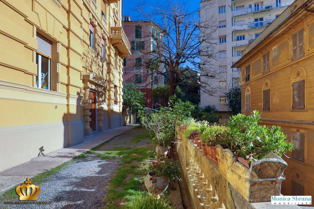 Appartamento in vendita a Genova salita di Santa Brigida, 21A