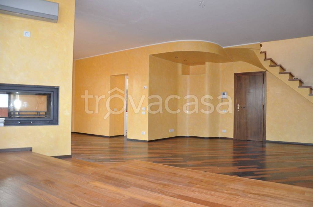 Appartamento in in vendita da privato a Tradate via Francesco Inzoli, 15