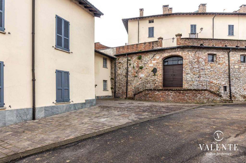 Appartamento in vendita a Castana via Castello