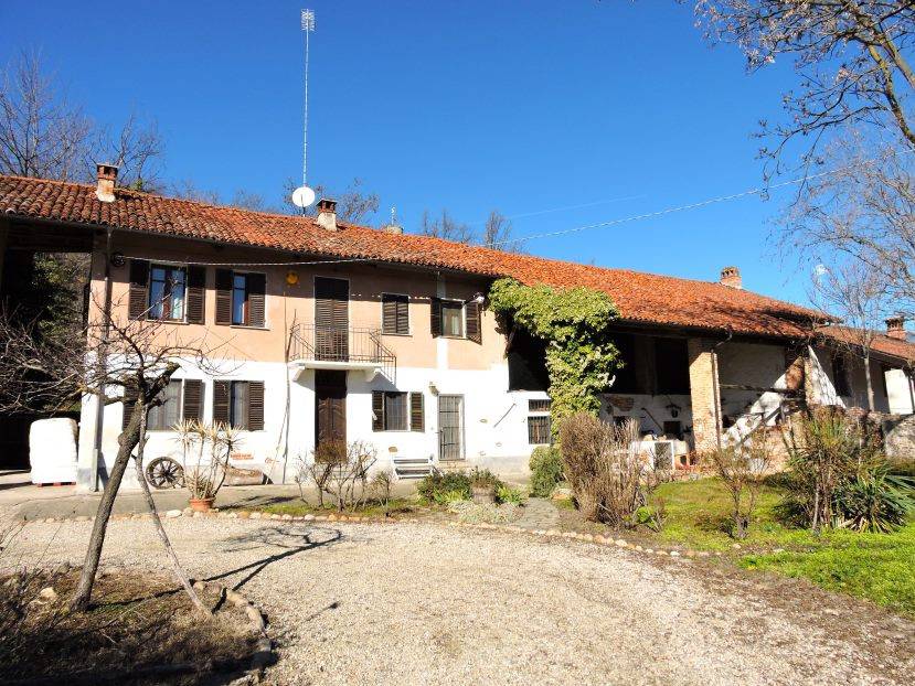 Casale in vendita a Bene Vagienna frazione Buretto, 63