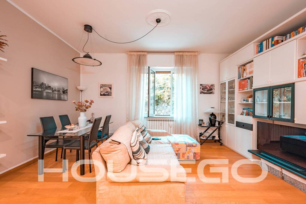 Appartamento in vendita a Genova via Adelaide Ristori, 23B