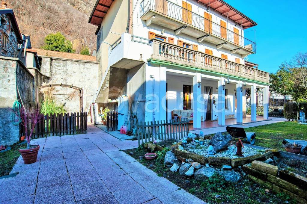 Casa Indipendente in vendita a Omegna via Mozzalina, 15