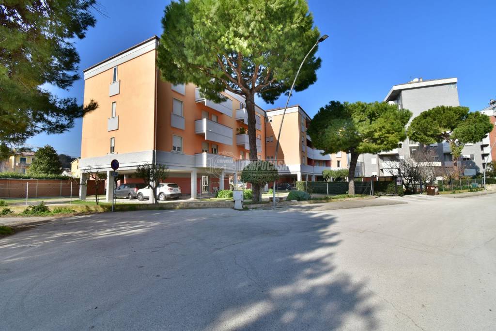 Appartamento in vendita a Porto Recanati via Dante Alighieri 28