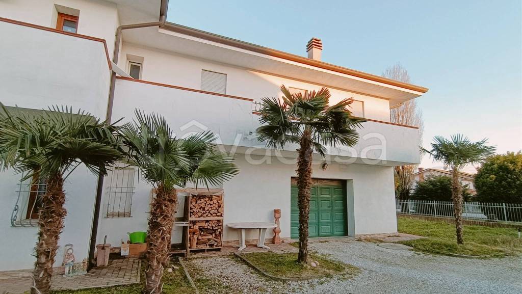 Villa Bifamiliare in vendita a Costa di Rovigo via Giovanni Marcora