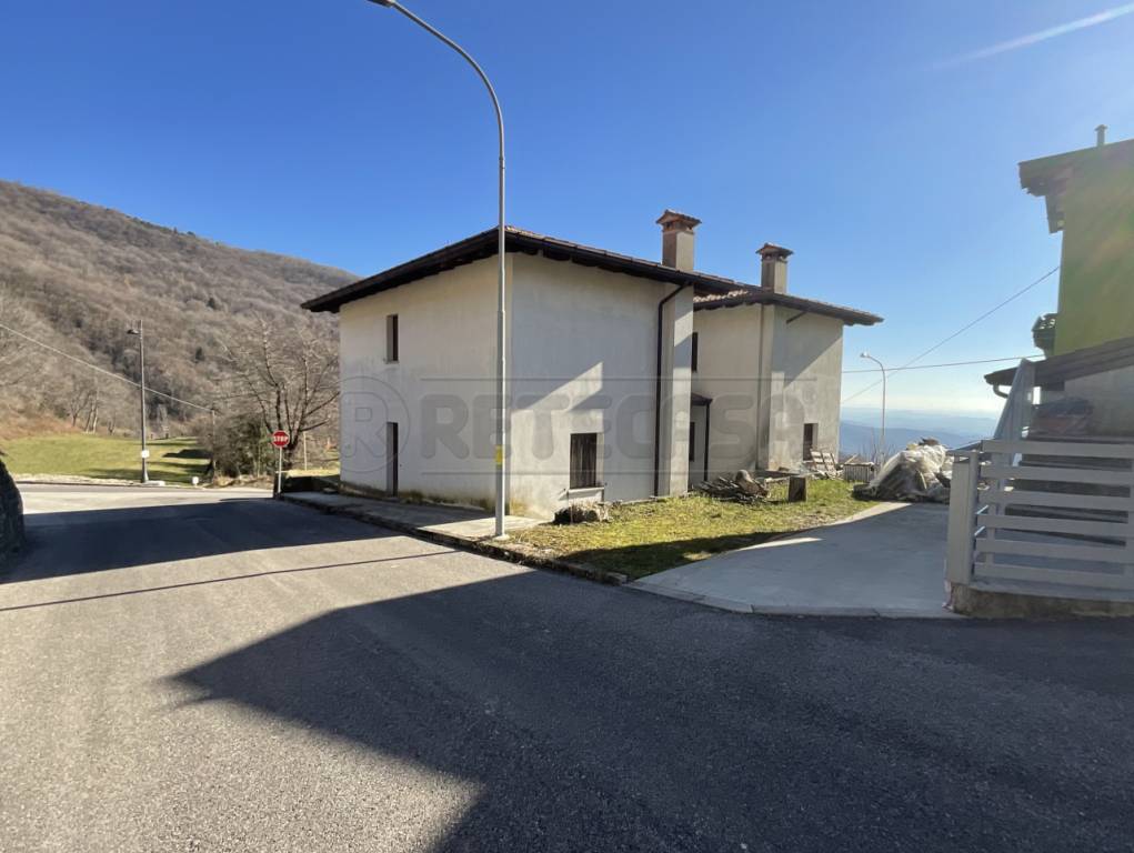 Villa a Schiera in vendita a Torreano frazione Masarolis, 67