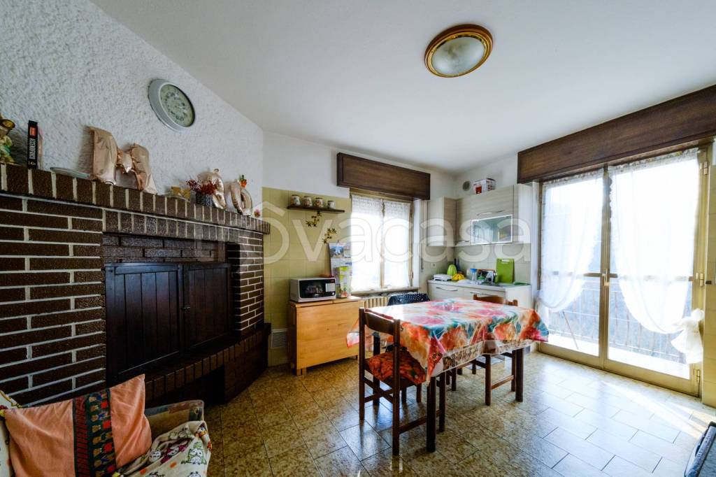 Appartamento in vendita ad Alzano Lombardo via Lacca, 39