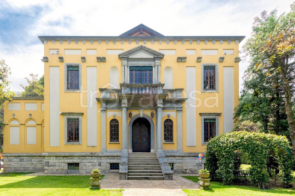 Villa in vendita a Monza via Francesco Baracca