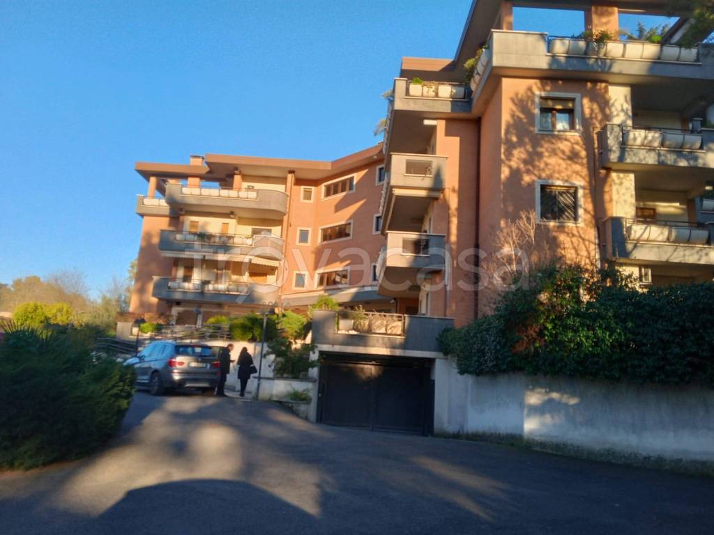 Appartamento in vendita a Roma via Giuseppe Silla