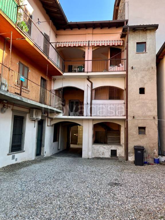 Appartamento in vendita a Caprino Bergamasco via Vittorio Emanuele