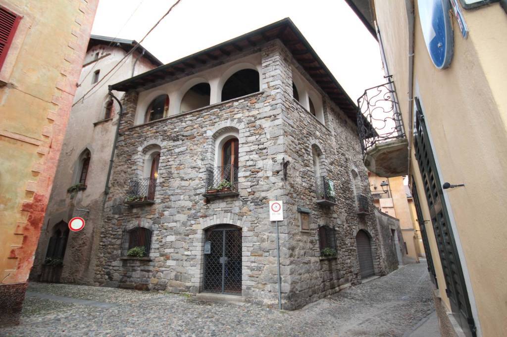 Villa in vendita a Cannobio via Roma