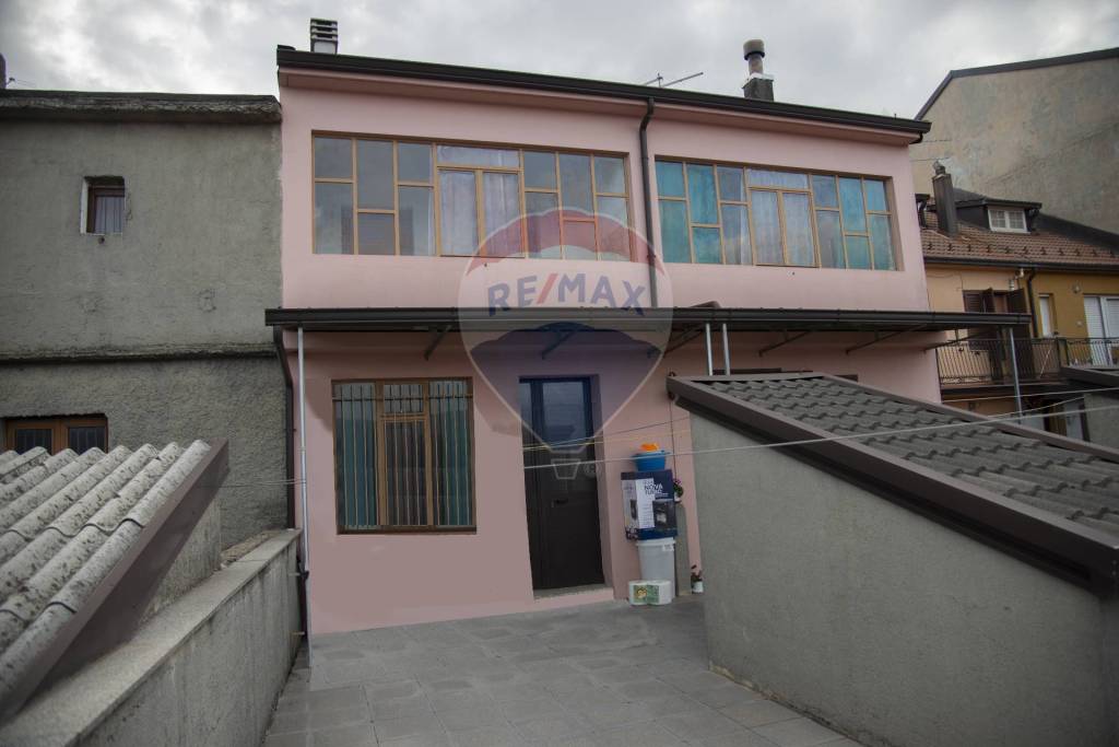 Casa Indipendente in vendita a Fabrizia via boccaccio, 98
