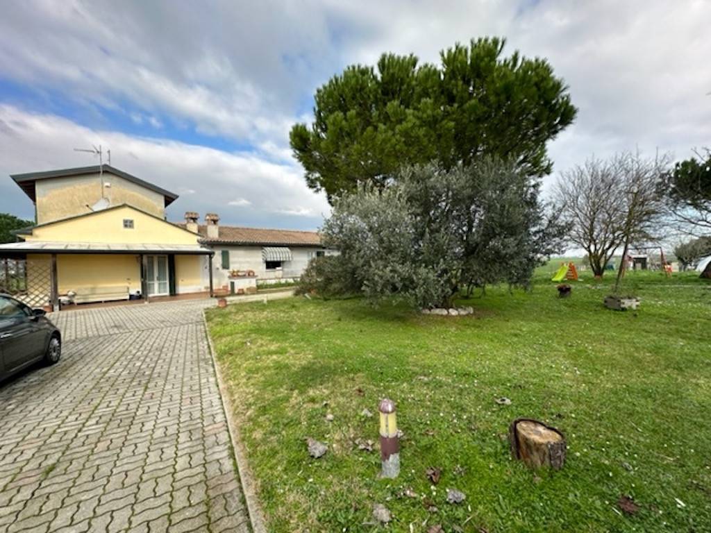 Villa in vendita a Cervia via del Confine, 105