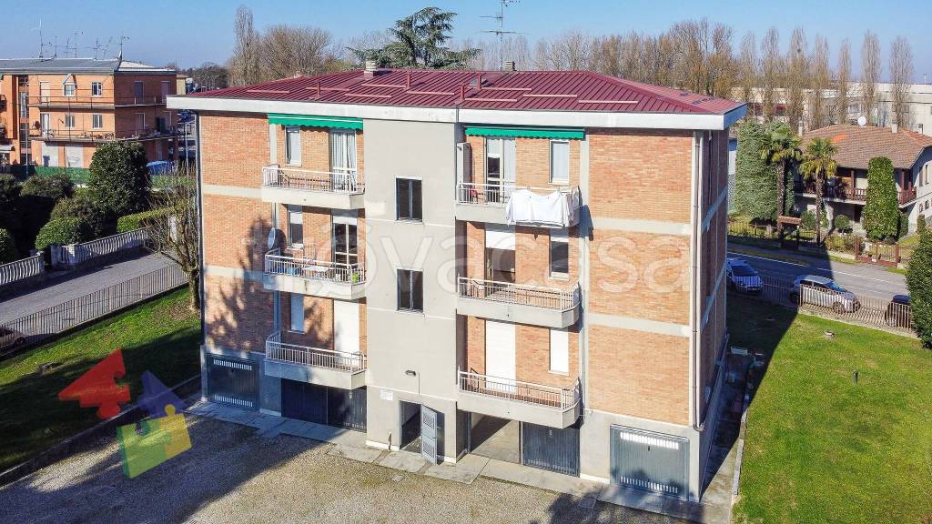 Appartamento in vendita a Binasco via Roma, 39