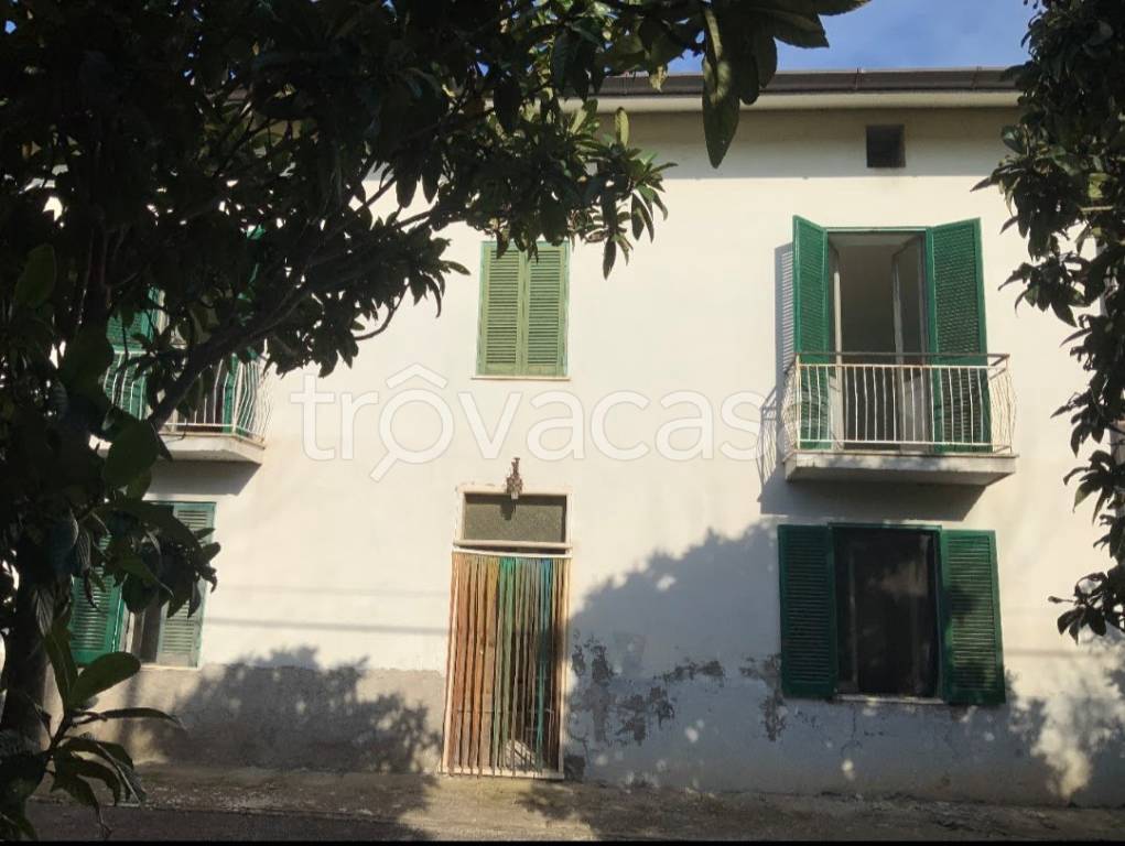 Villa in vendita a Monte San Biagio via Appia