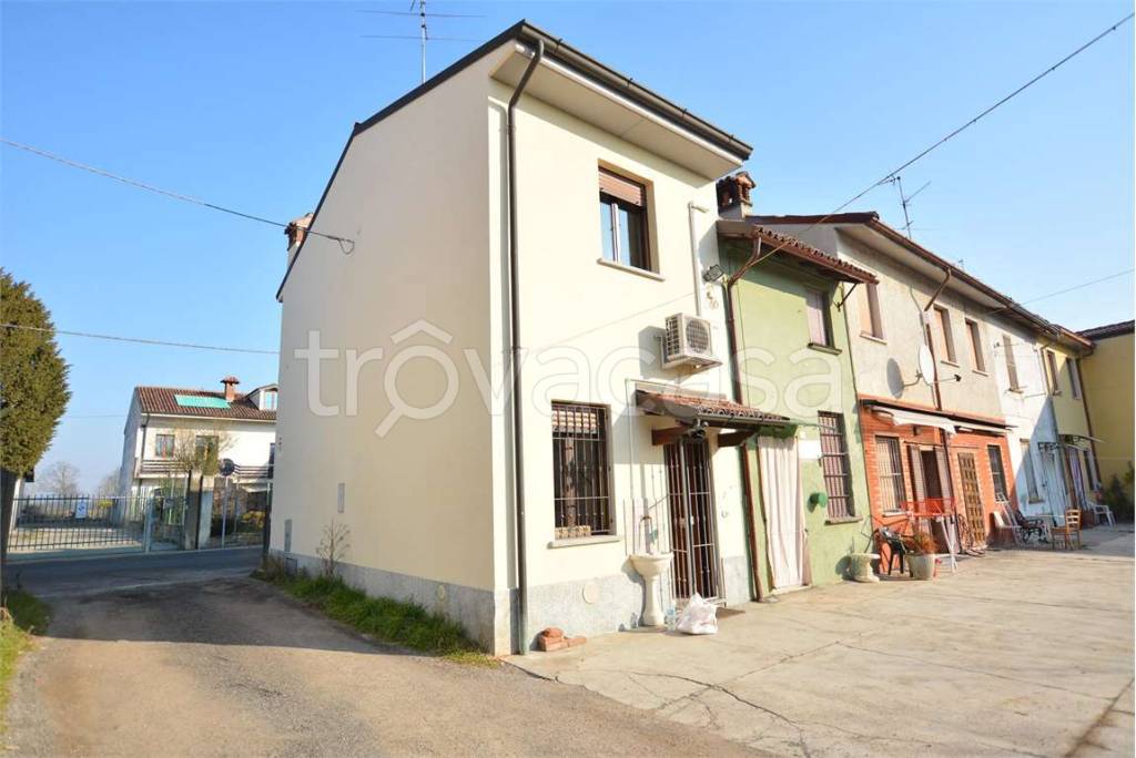 Casa Indipendente in vendita a San Colombano al Lambro via Dalcerri Tosi, 34/e
