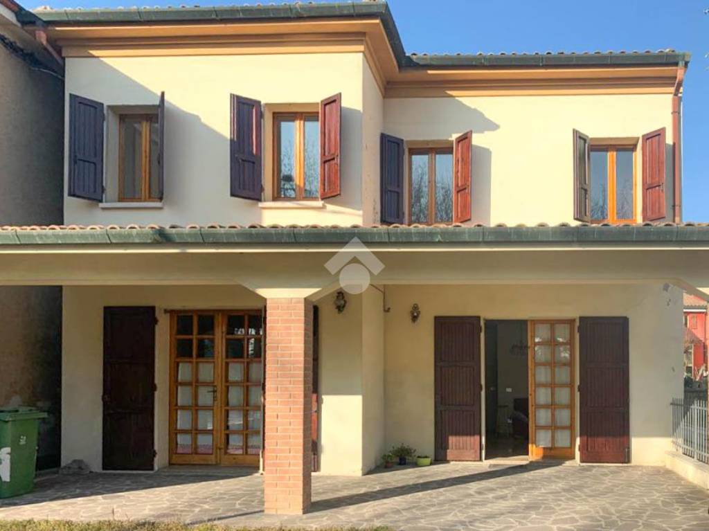 Casa Indipendente in vendita a Vigarano Mainarda via Cento, 156