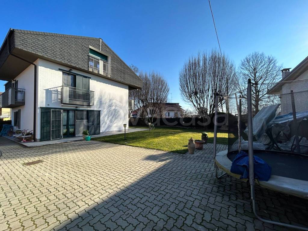 Villa in vendita a Carignano via Padre Reynaud, 10