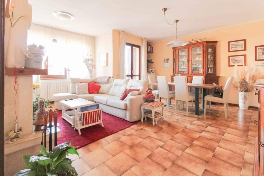 Villa a Schiera in vendita a Gargnano via Villavetro