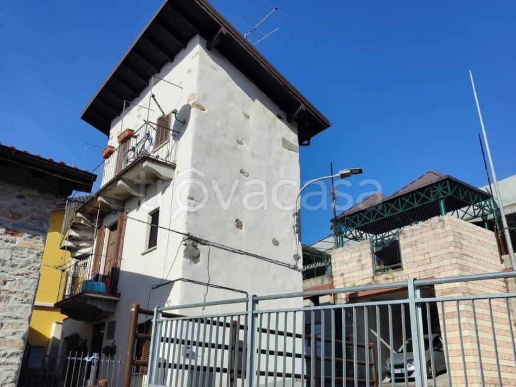 Casa Indipendente in vendita ad Arizzano