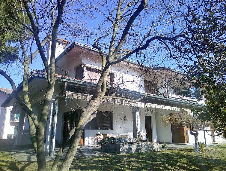 Villa in vendita a Parabiago via Gran Sasso, 1